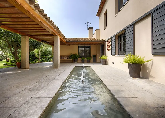 El Porxo Гостевой дом Жирона